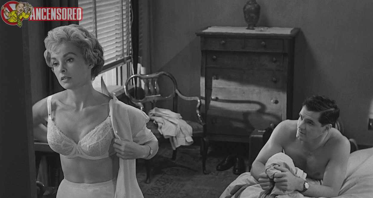 Naked Janet Leigh in Psycho < ANCENSORED