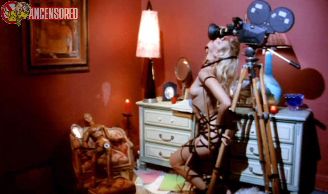 Naked Amy Lindsay In Dreamers