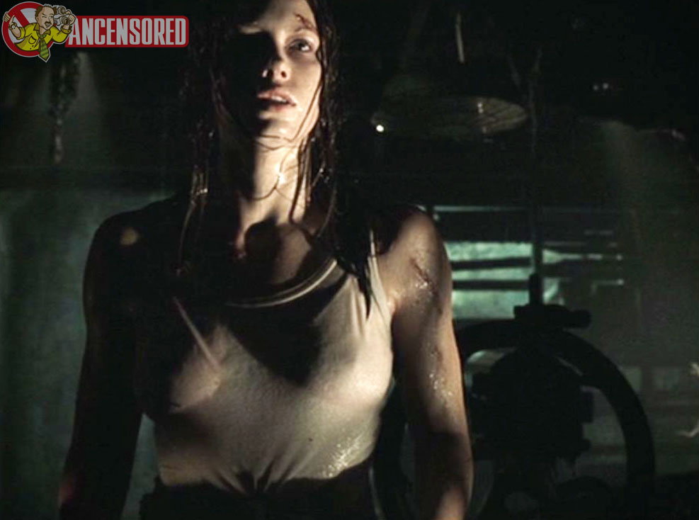 Jessica Biel Nuda In The Texas Chainsaw Massacre 5915