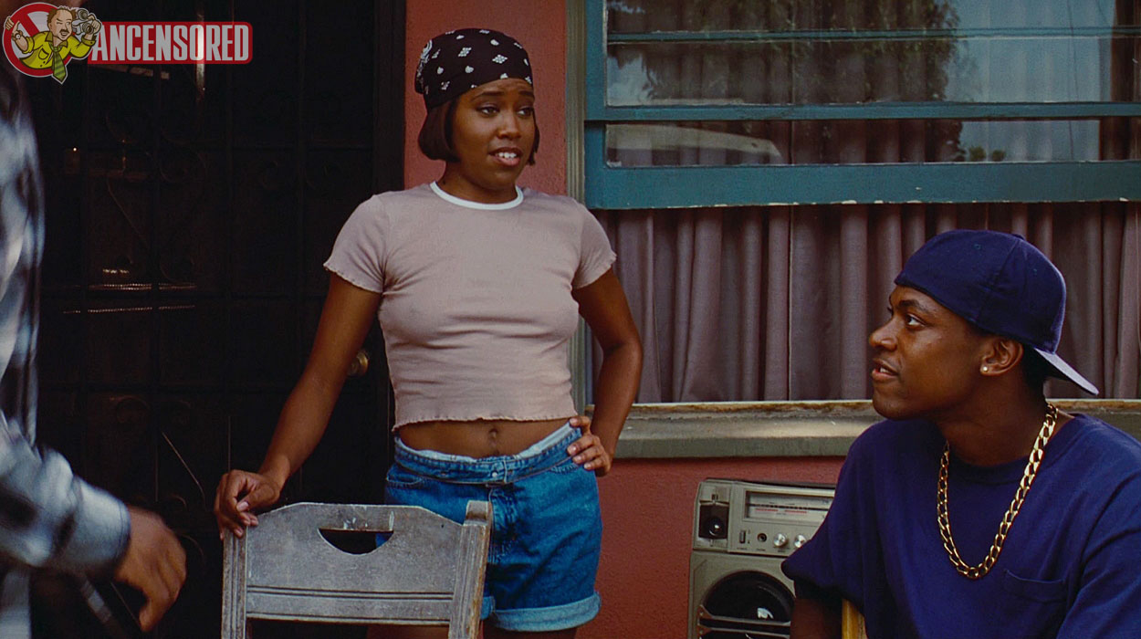 Naked Regina King (25 years) in Friday (1995) .