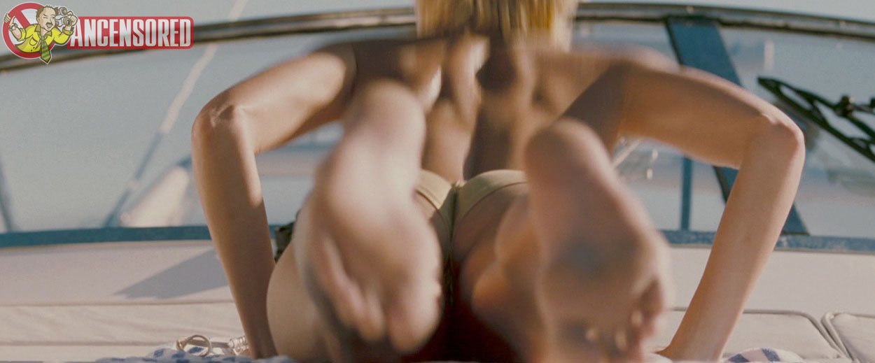 Naked Ashley Scott In Into The Blue 