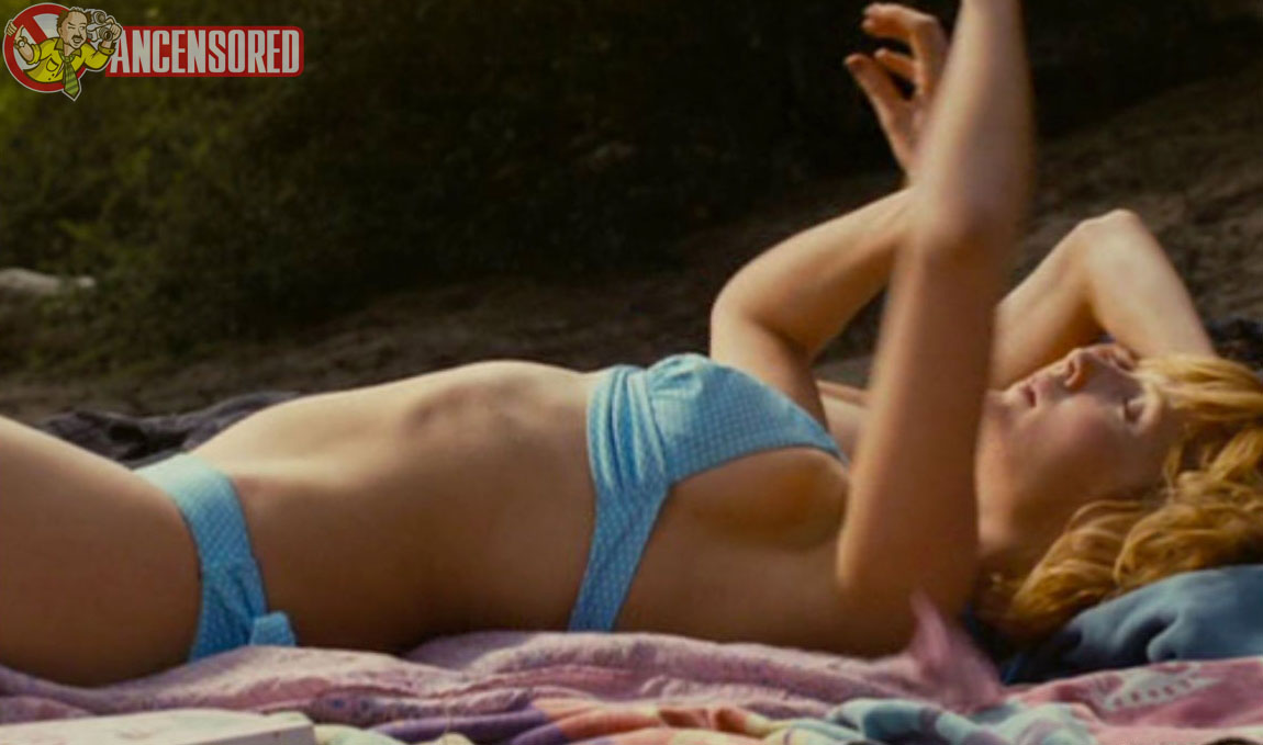 Naked Kelly Reilly In Eden Lake