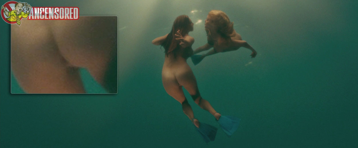 Naked Kelly Brook In Piranha 3d