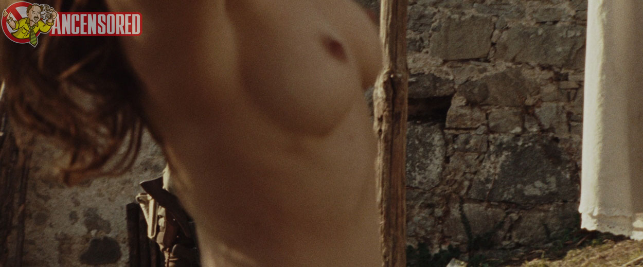 Cervi topless valentina Valentina Cervi