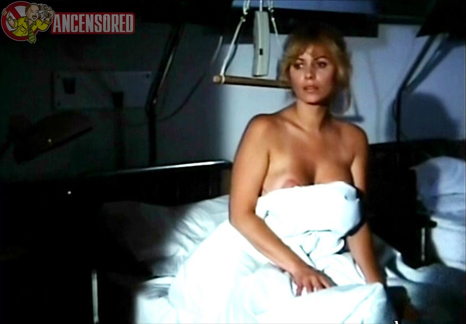 Naked Joanna Jung In Austern Mit Senf